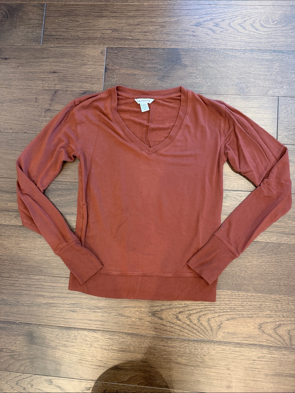 Athleta Sunrise V-Neck Sweatshirt in Rustic Brown/Orange Size XXS - C53-023